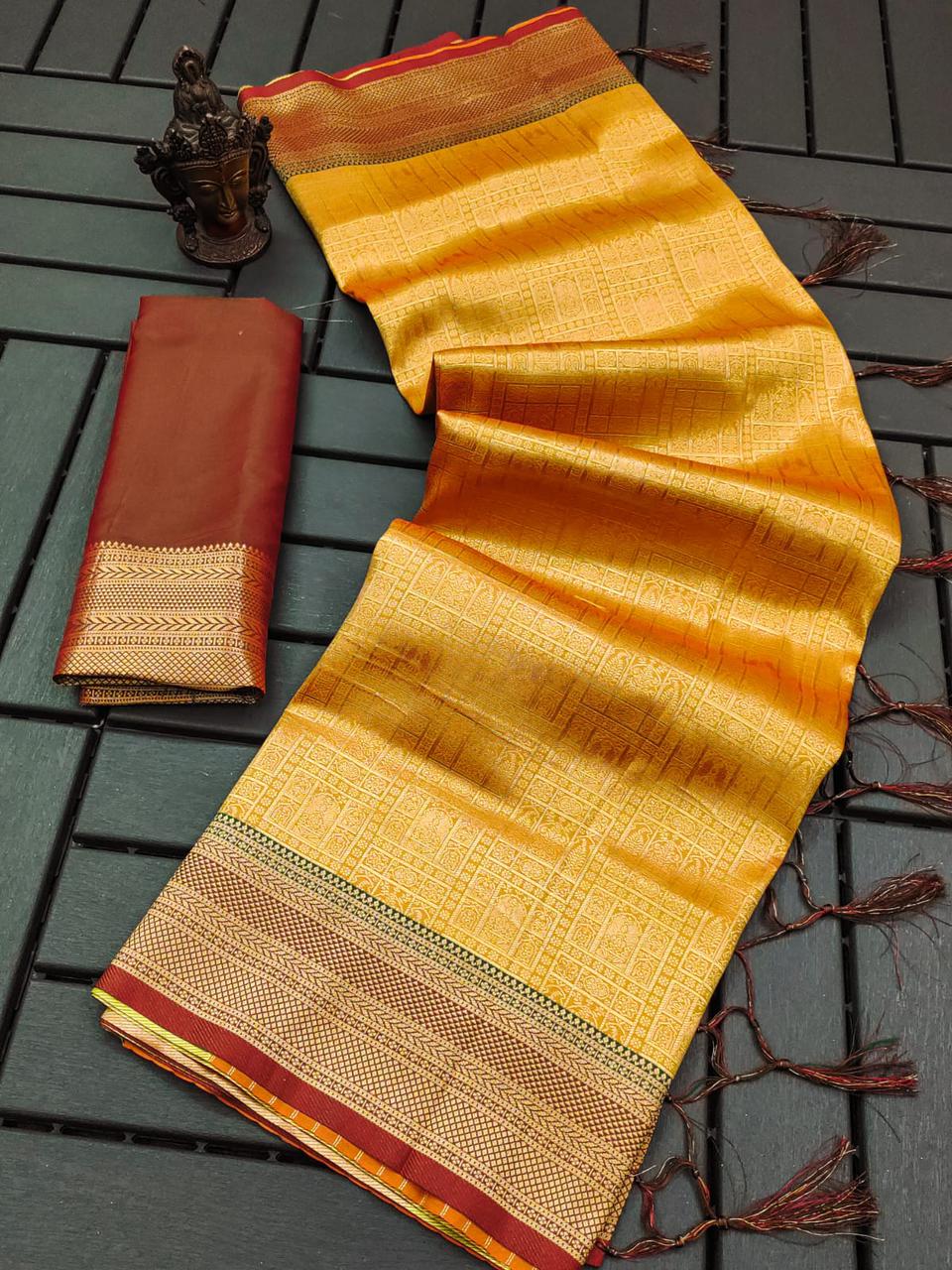 Beautifull Silk Saree With Rich Pallu