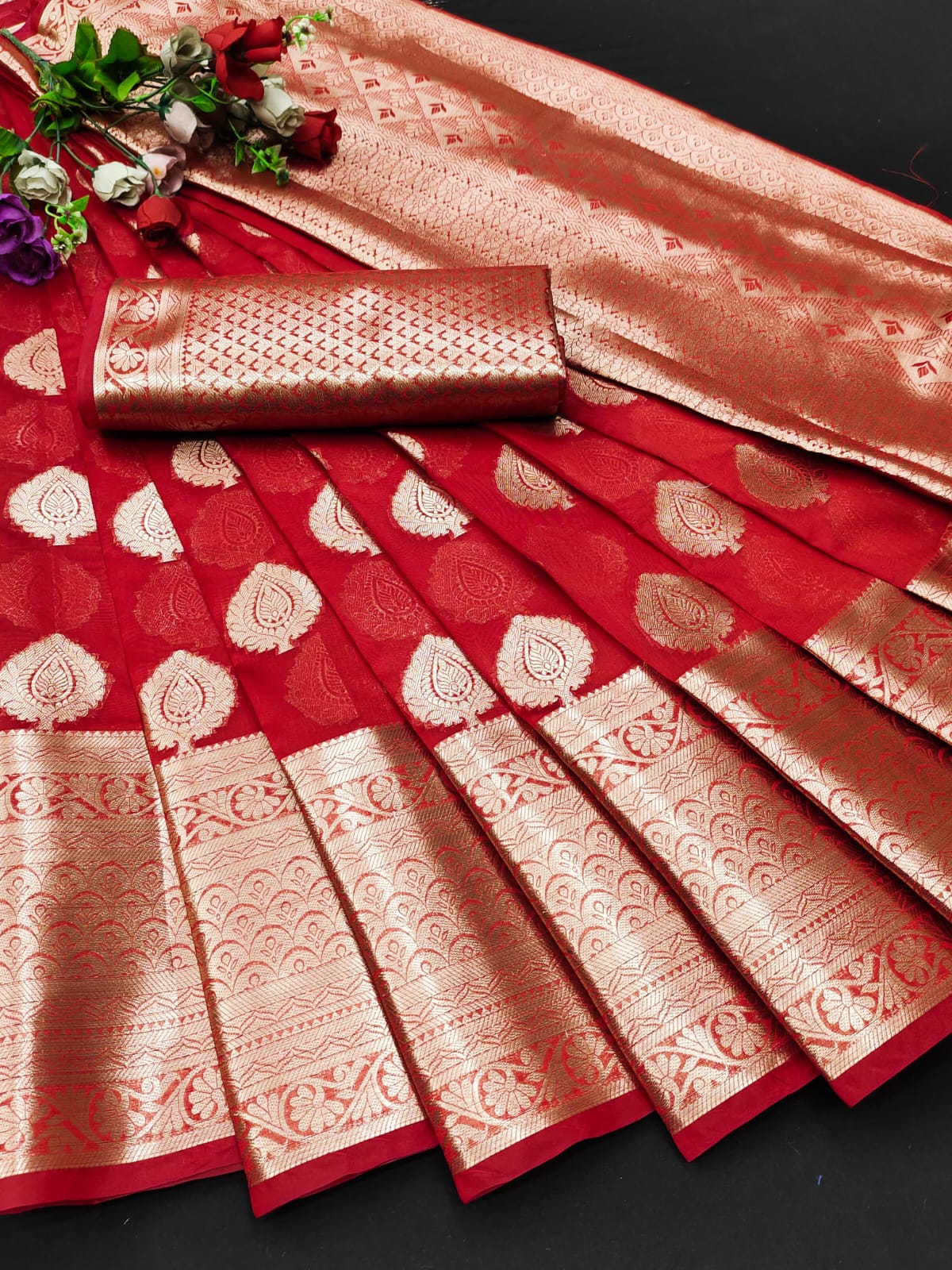 Beautiful Gold Zari Weaving With Rich Pallu Saree