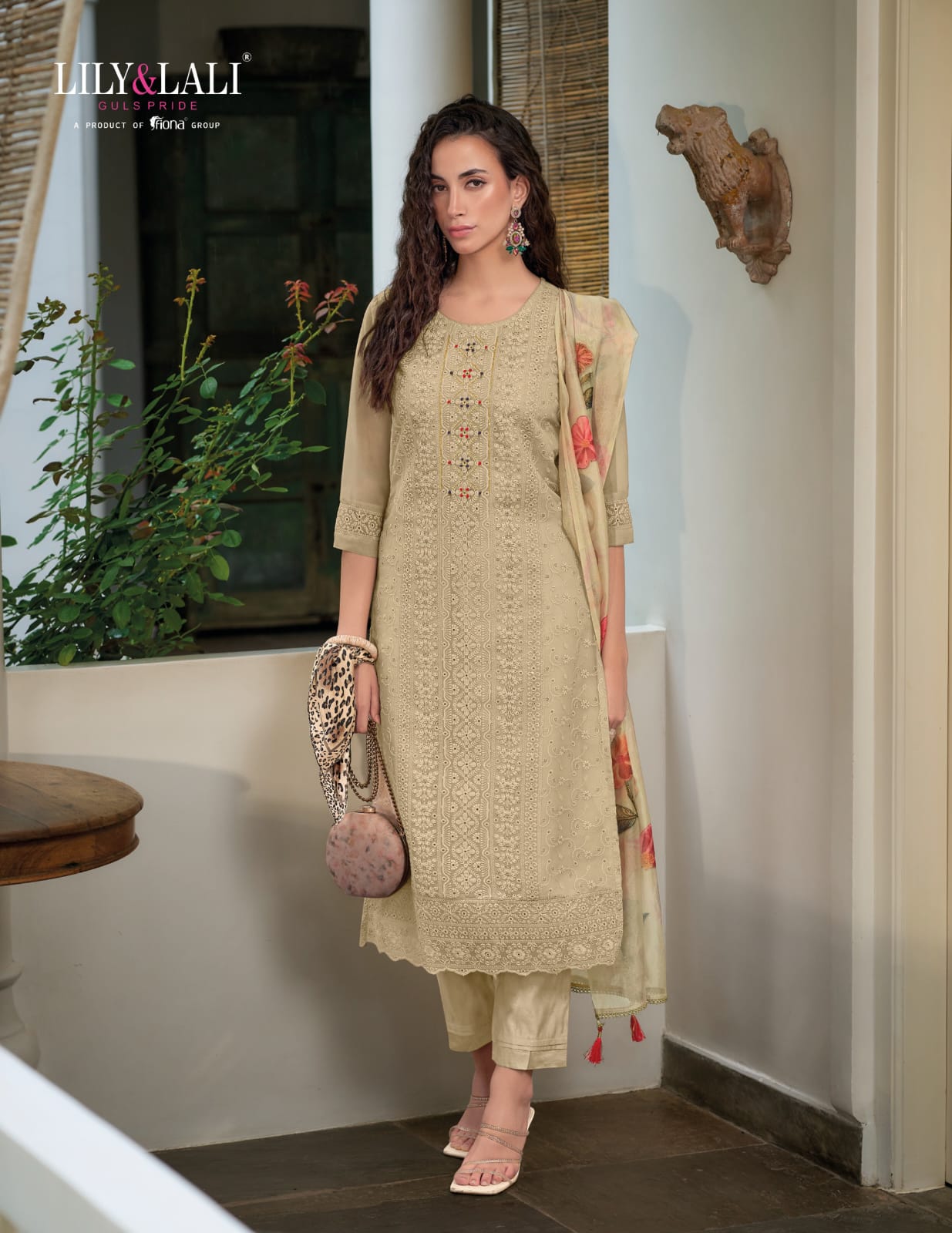 Presenting Chikankari Organza Kurti