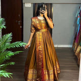 Treditional  Narayan Pet Gown