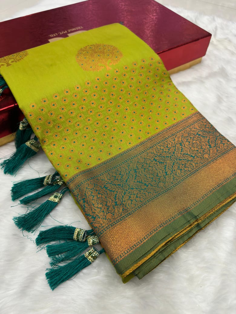 Soft Silk Saree With Zari Weaving