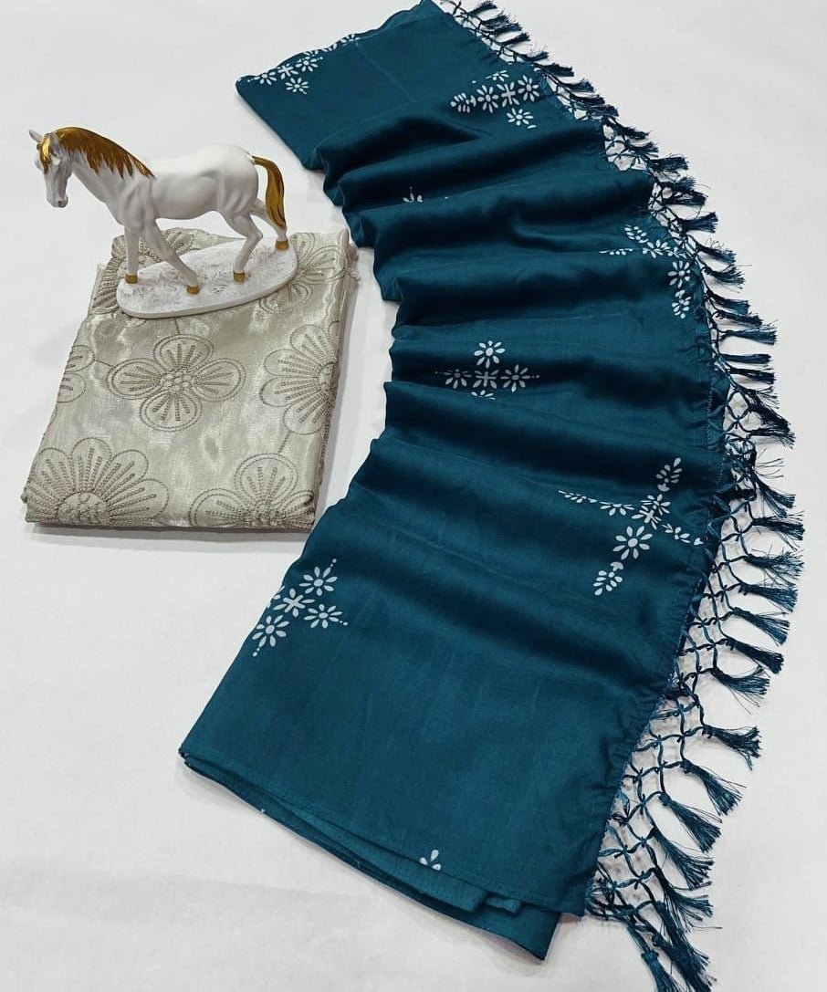 Presenting Muslin Cotton Silk Saree