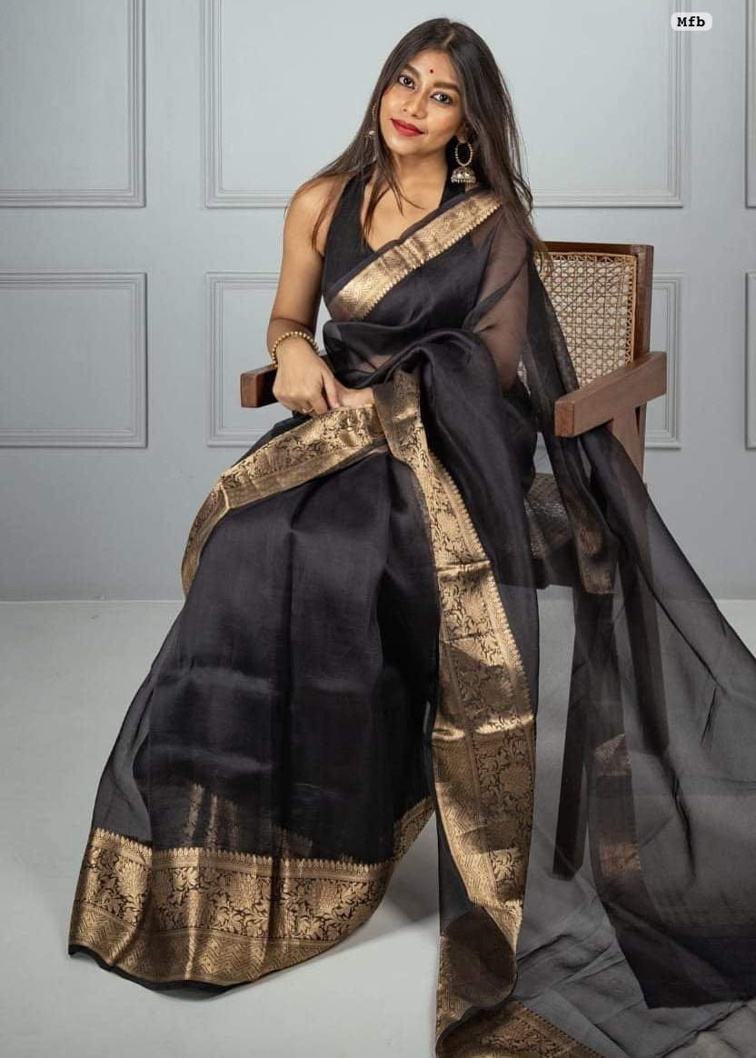 Beautifull Jacquard Weaving Saree