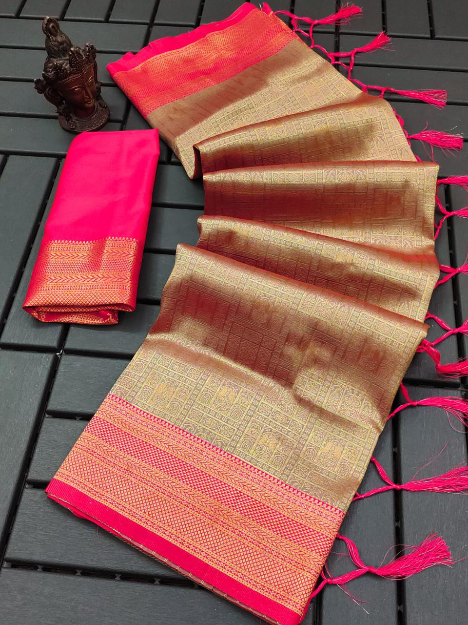 Beautifull Silk Saree With Rich Pallu