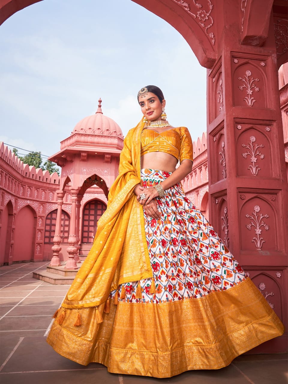 Partywear Banarasi Silk lahenga