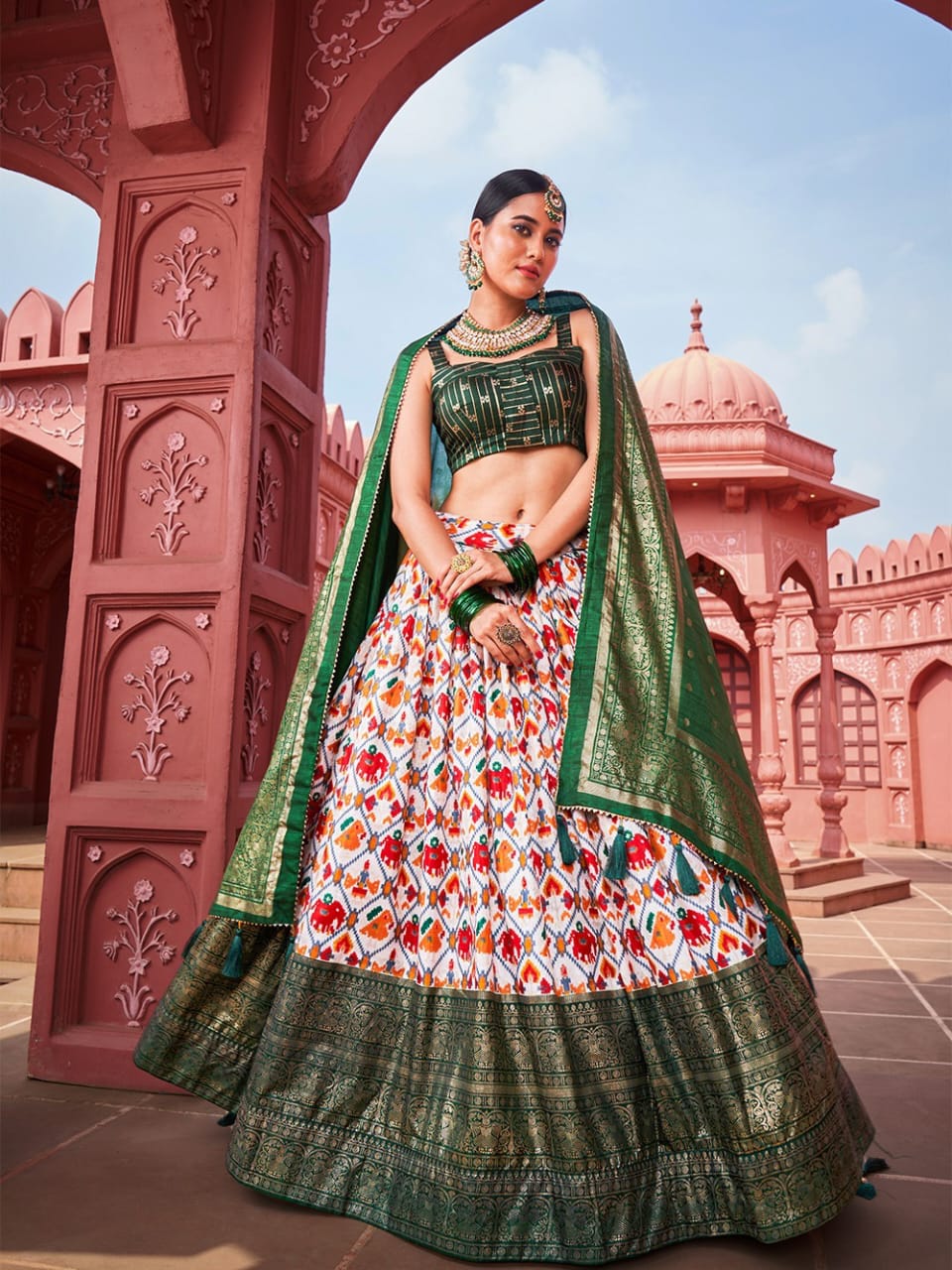 Partywear Banarasi Silk lahenga