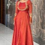 Soft Tapeta Silk Gown