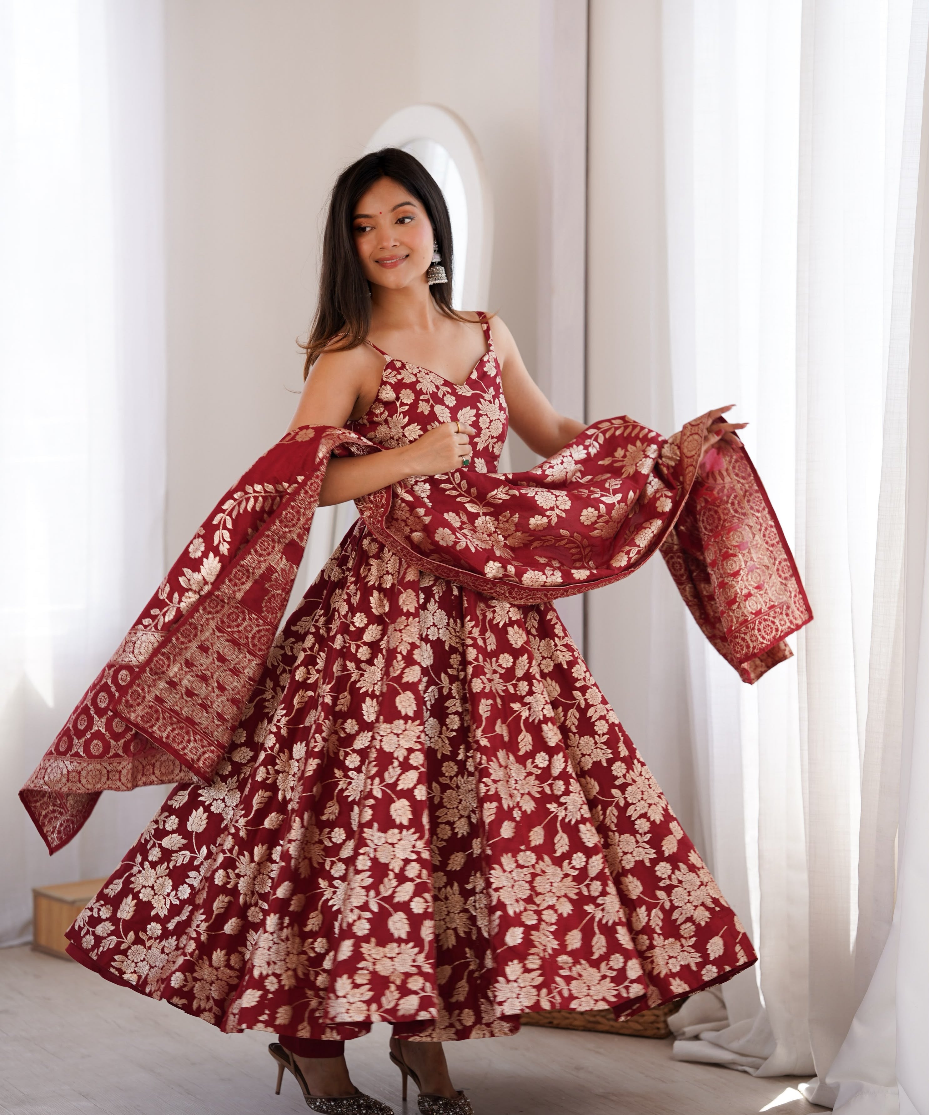 Alluring Banarasi Jacquard silk Gown