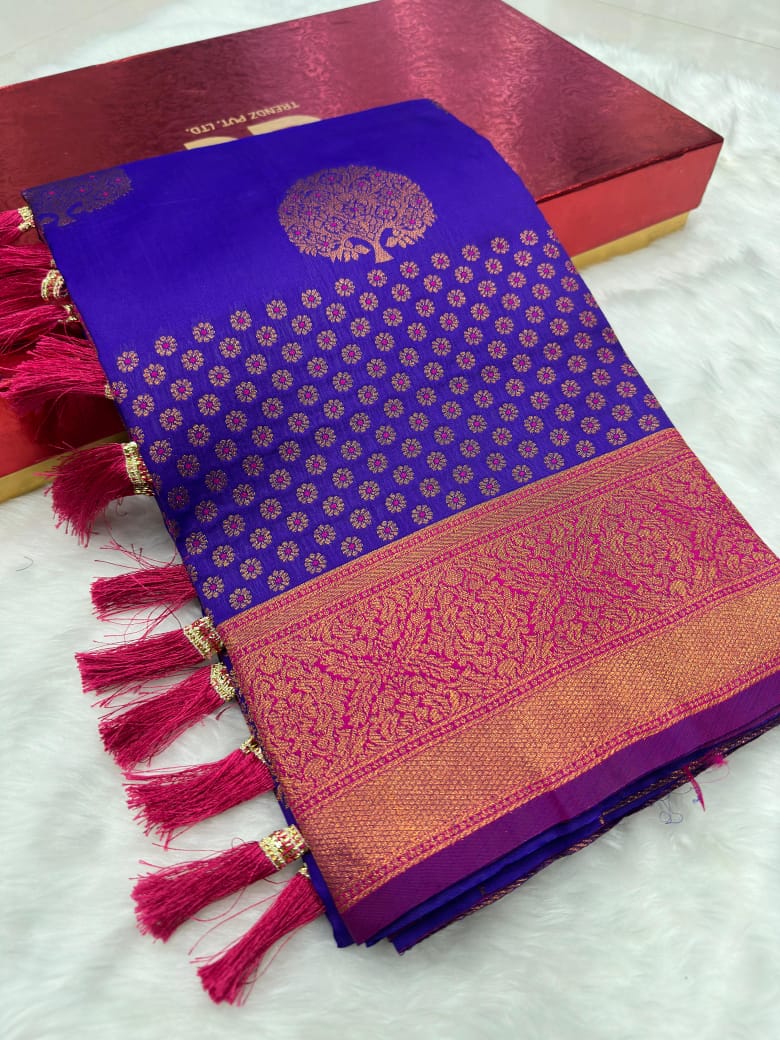 Soft Silk Saree With Zari Weaving