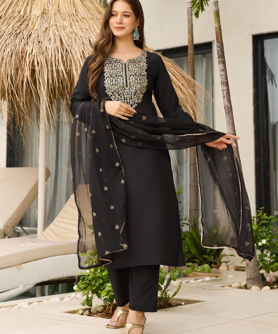 Black Embroidered Straight Kurta