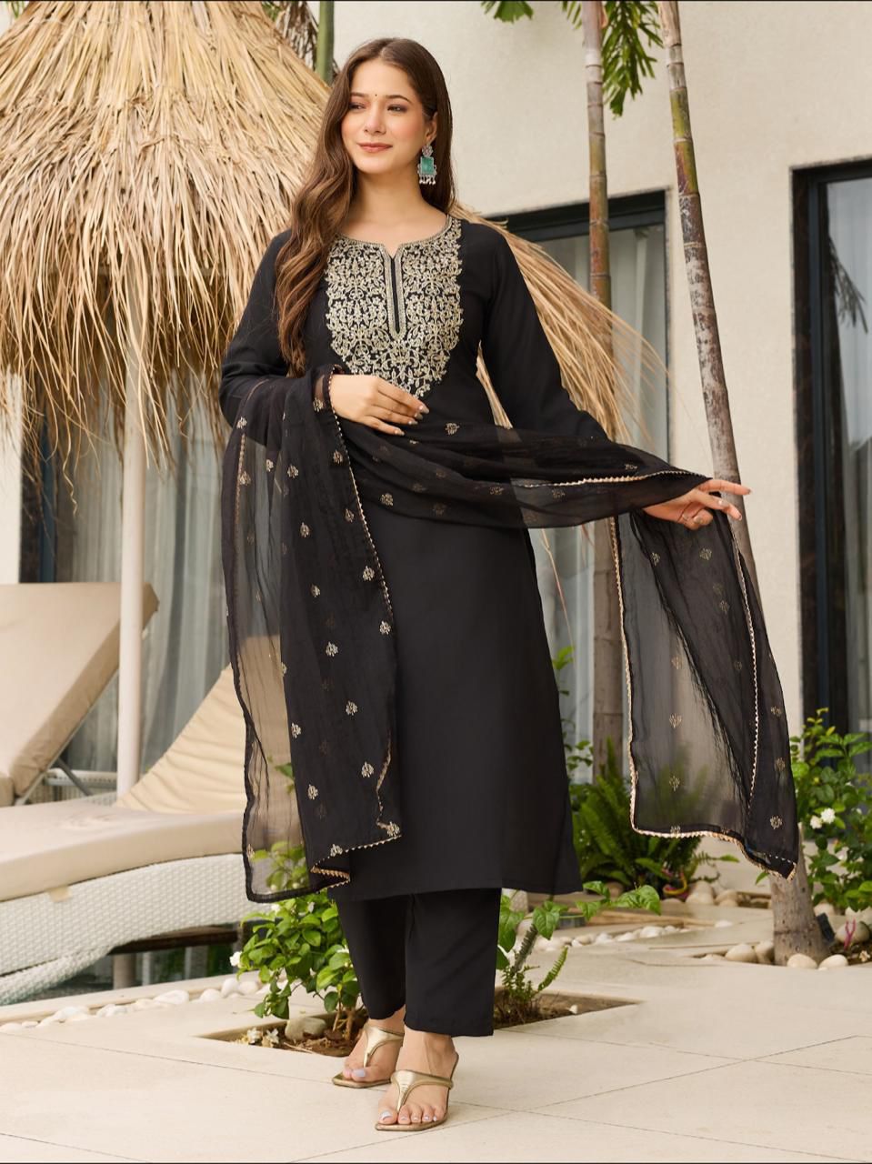 Black Embroidered Straight Kurta