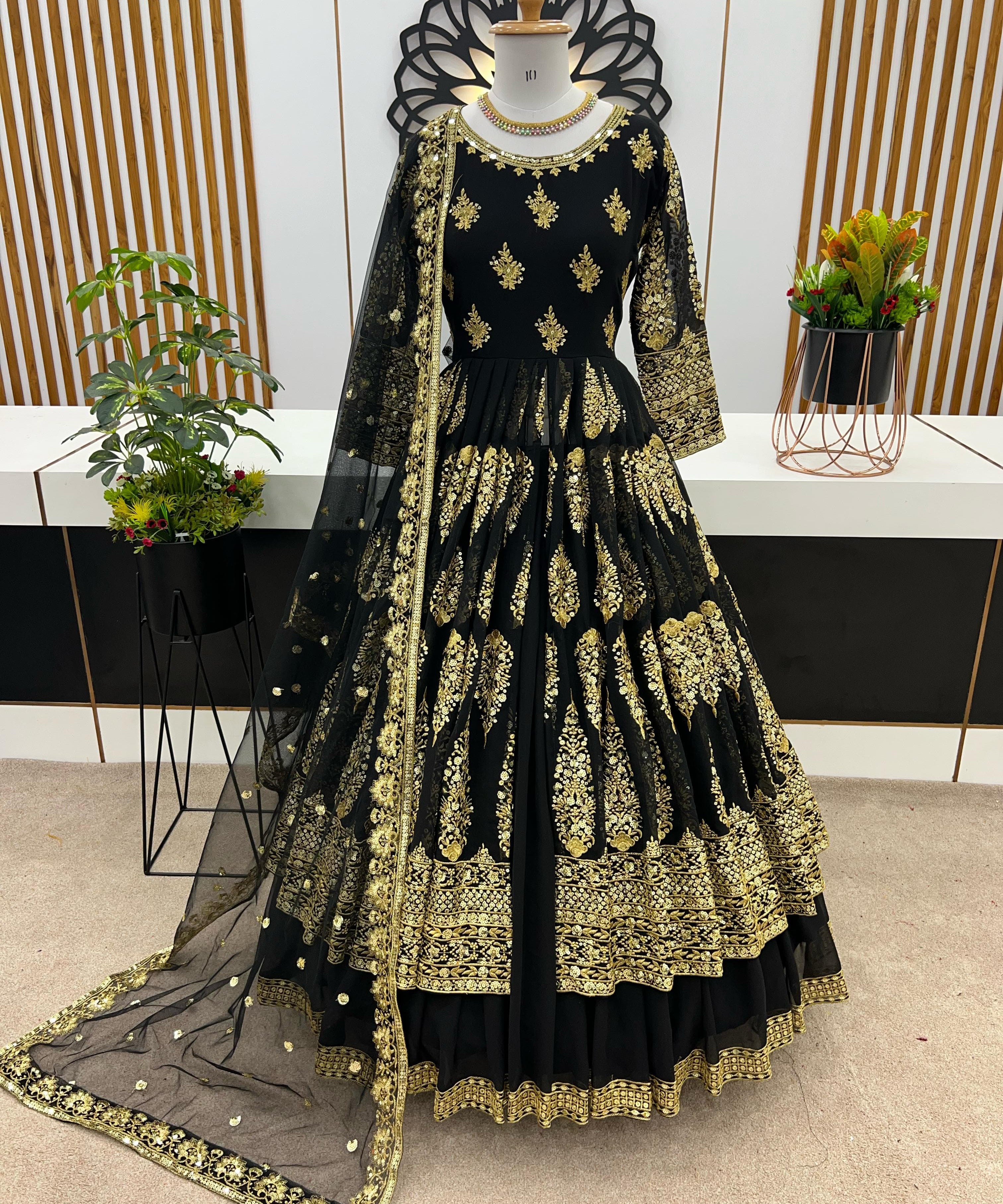 Beautifull Designer Partylook Gown