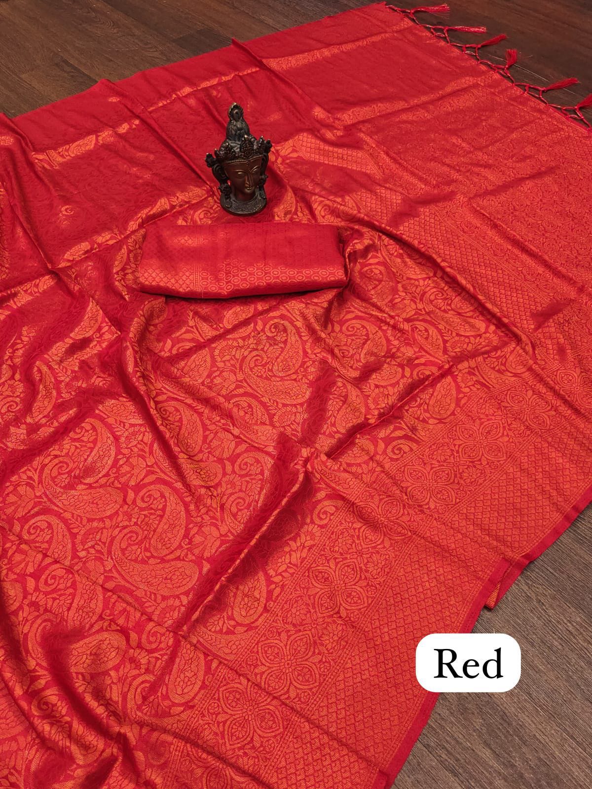 Beautifull Reach Pallu Silk Saree