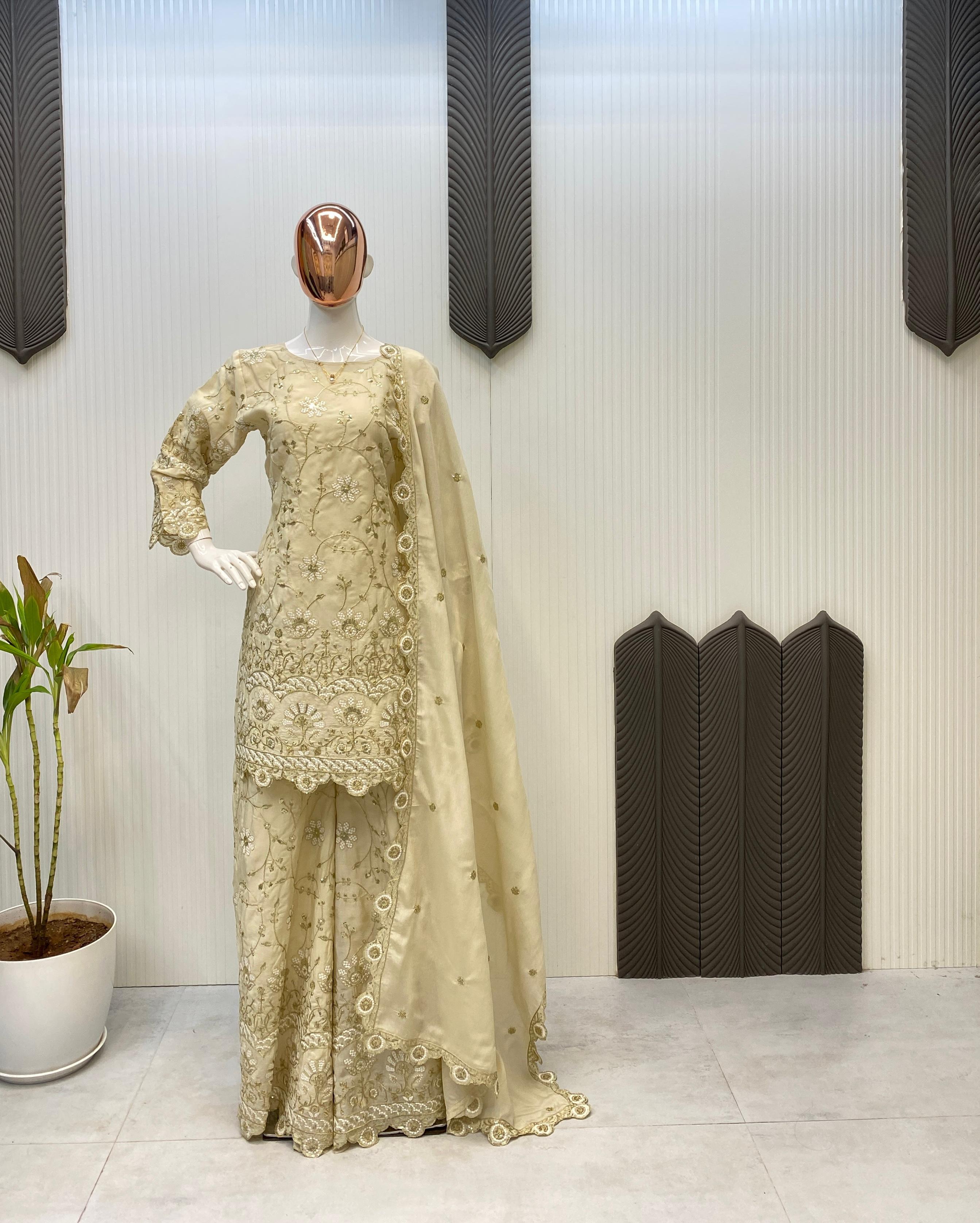 Presenting New Cinon Top-Sarara