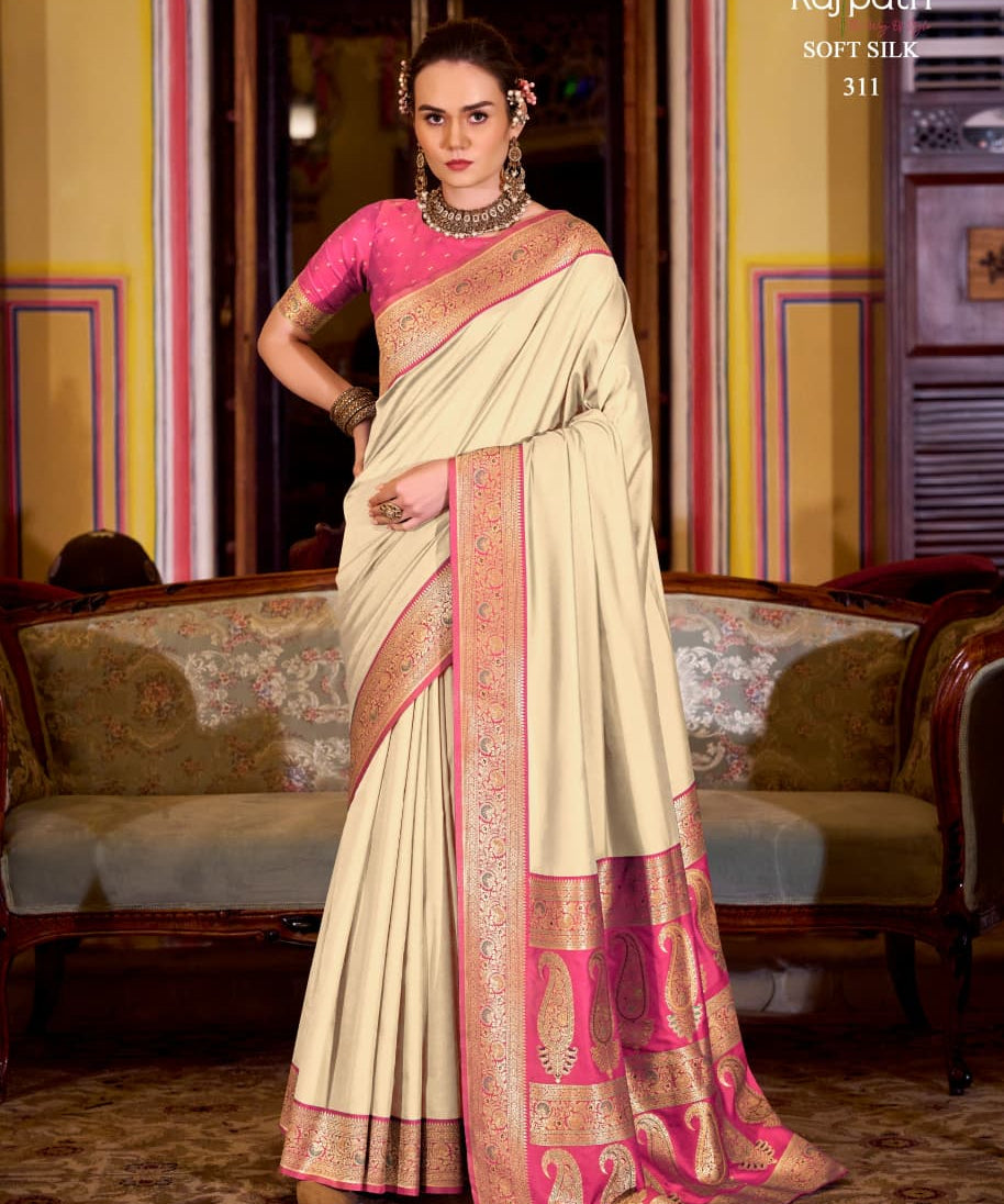 Wonderful Lehender Soft Silk Saree