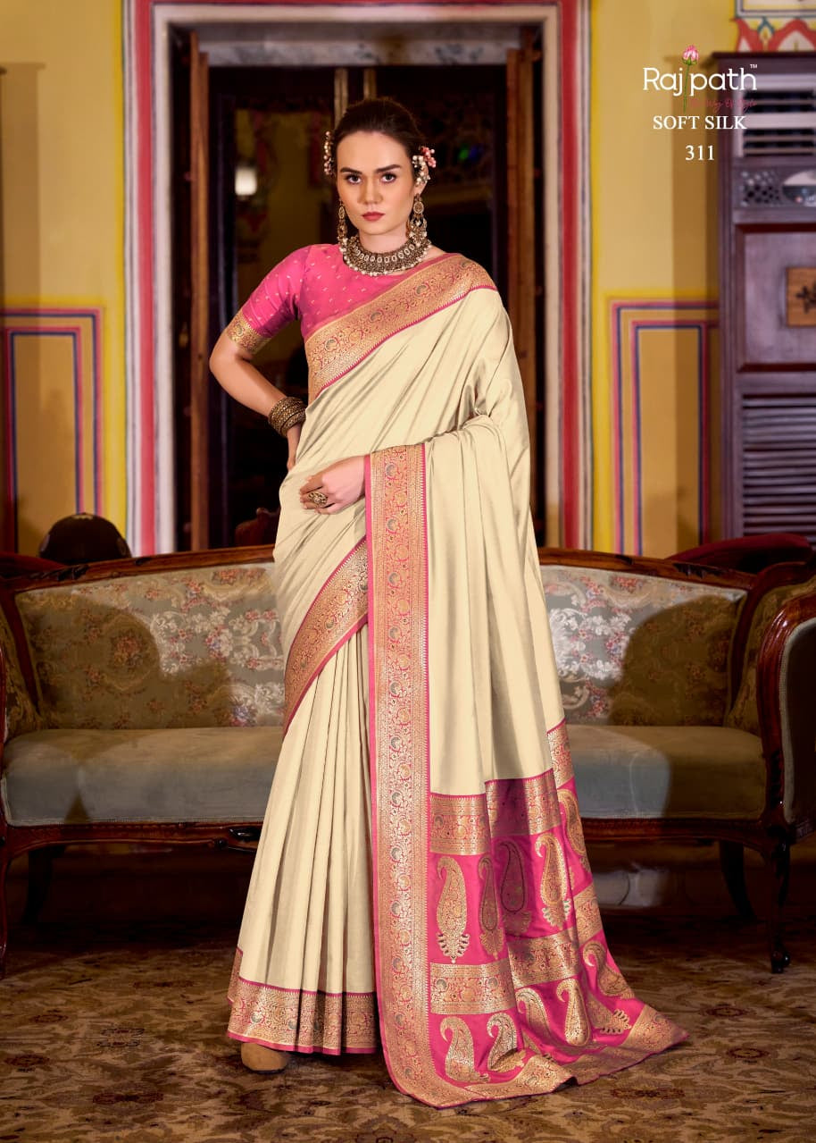 Wonderful Lehender Soft Silk Saree