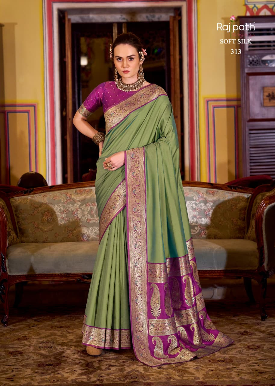 Wonderful Lehender Soft Silk Saree