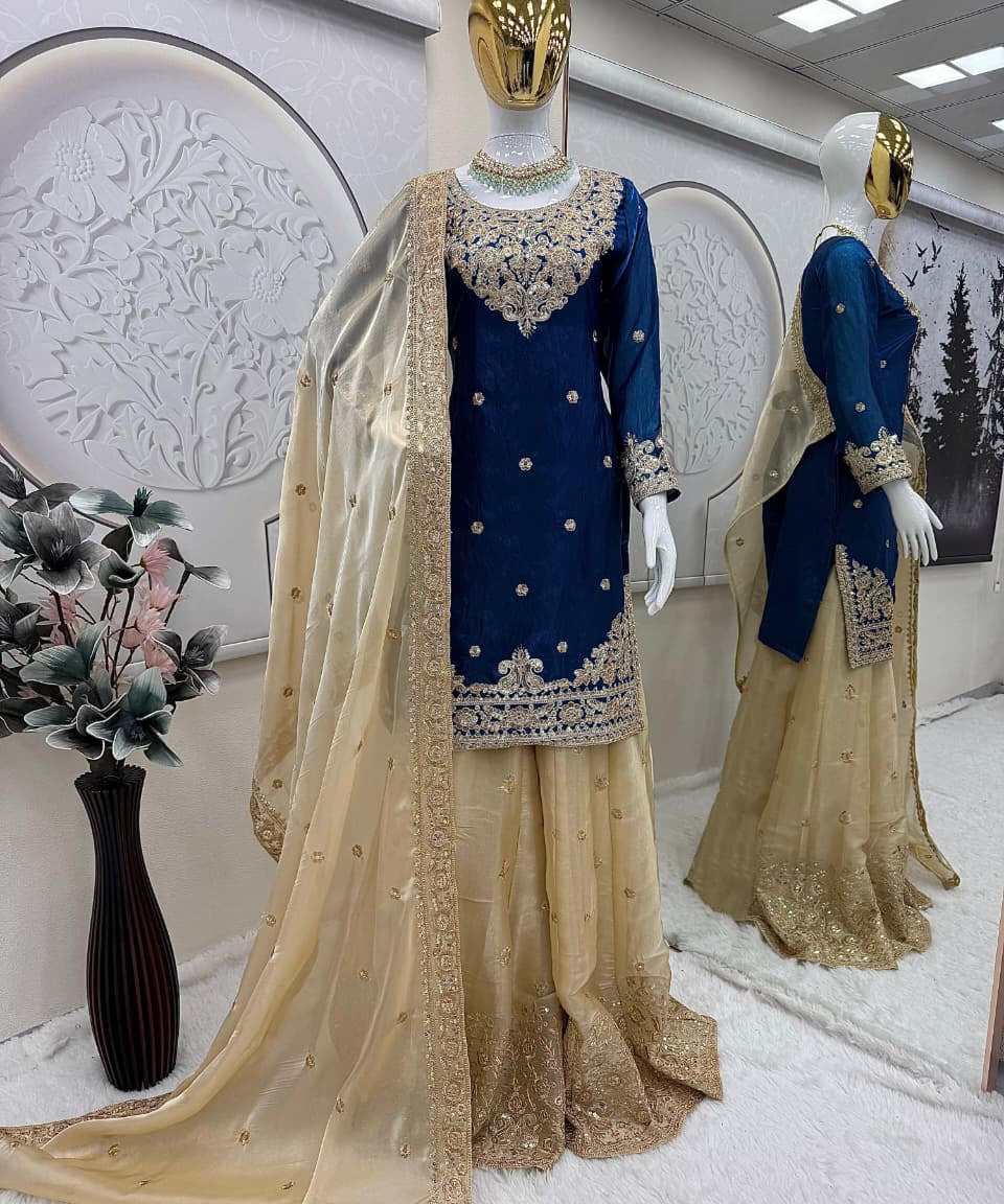 Designer Partylook Embroidered Suit