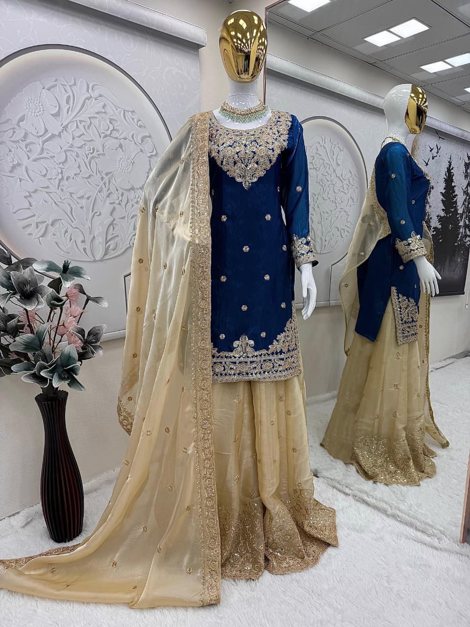 Designer Partylook Embroidered Suit