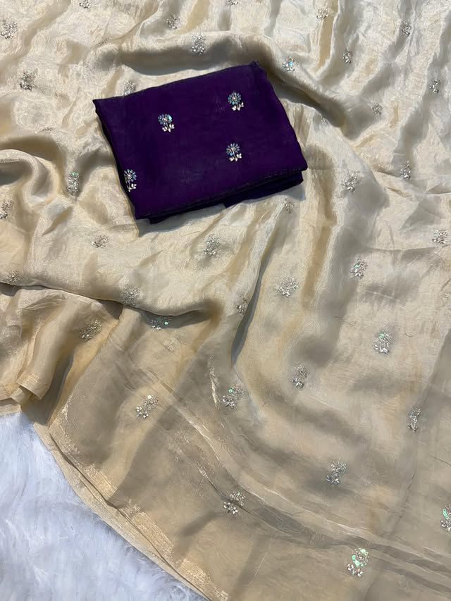 Beautiful Gendy Dual Shaded Saree