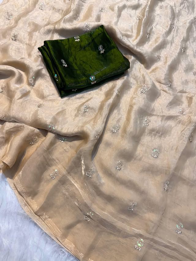 Beautiful Gendy Dual Shaded Saree