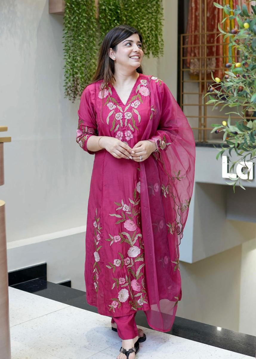 Reddis Charm Georgette Anarkali Gown