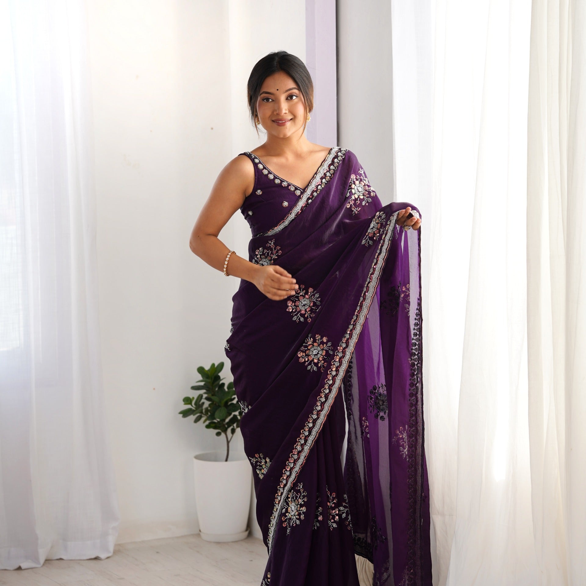 Glamorous Space Silk Saree
