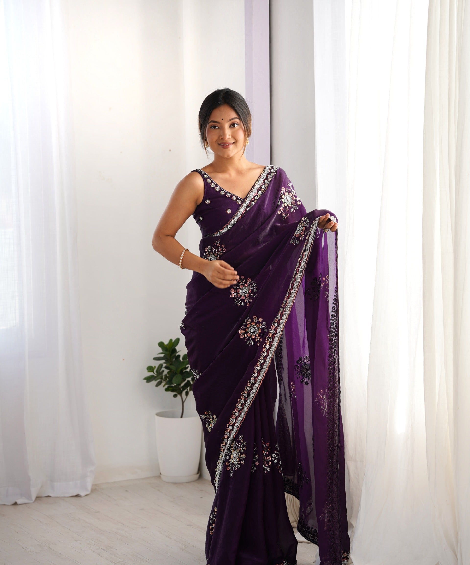 Glamorous Space Silk Saree