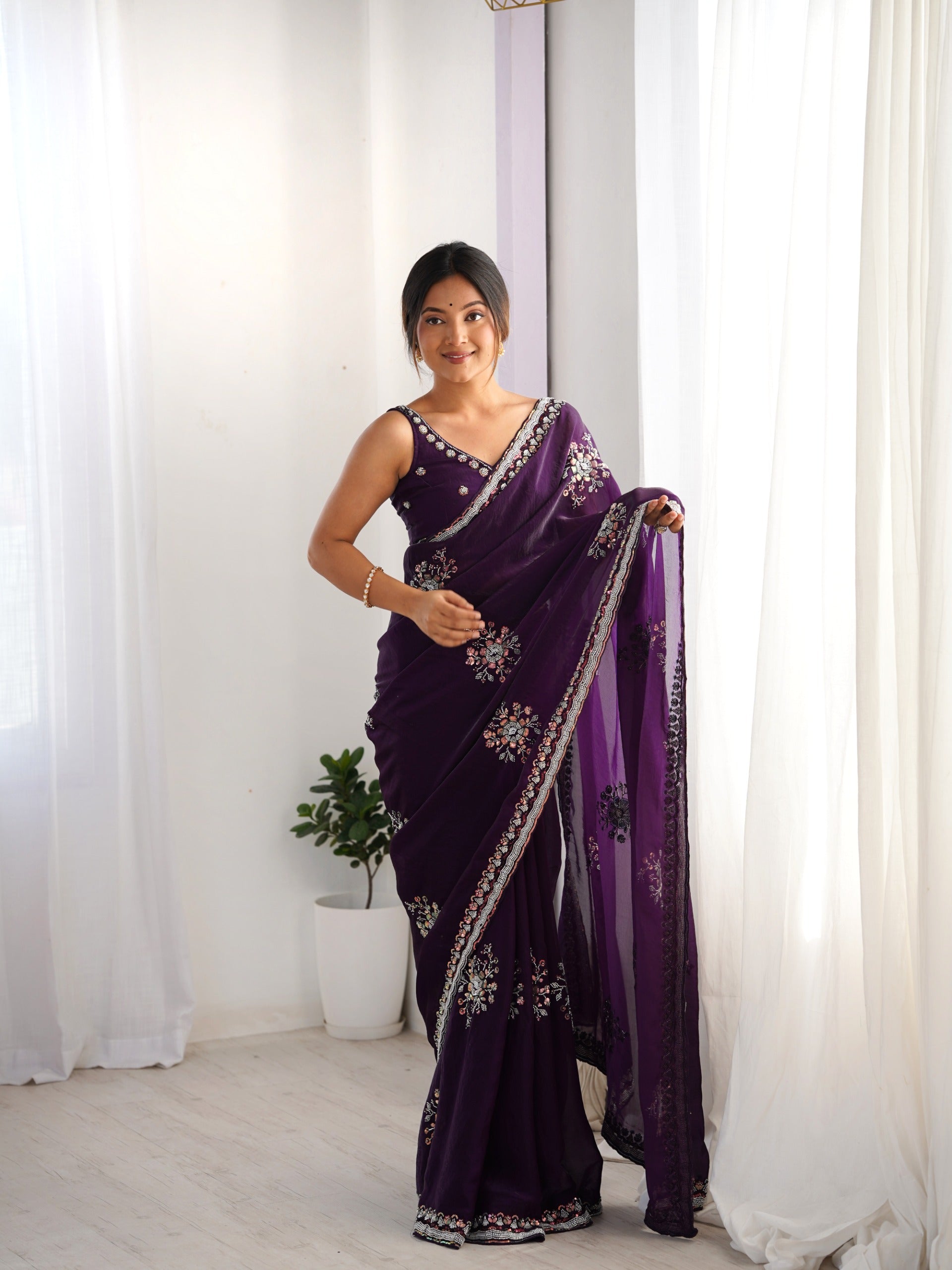 Glamorous Space Silk Saree