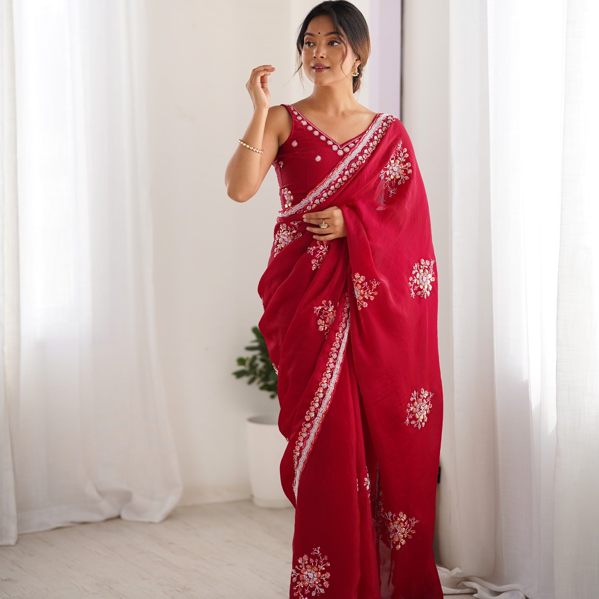 Glamorous Space Silk Saree