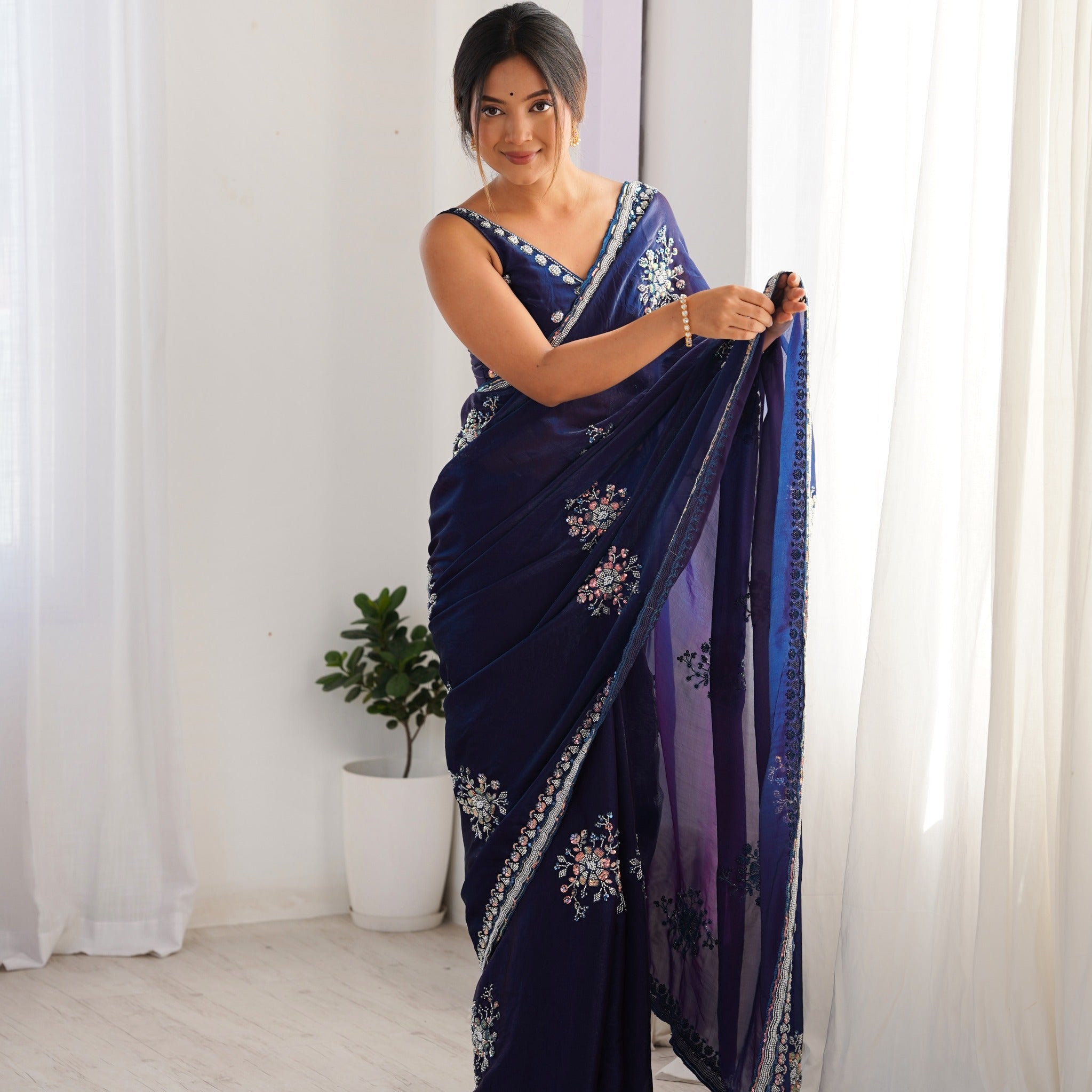 Glamorous Space Silk Saree