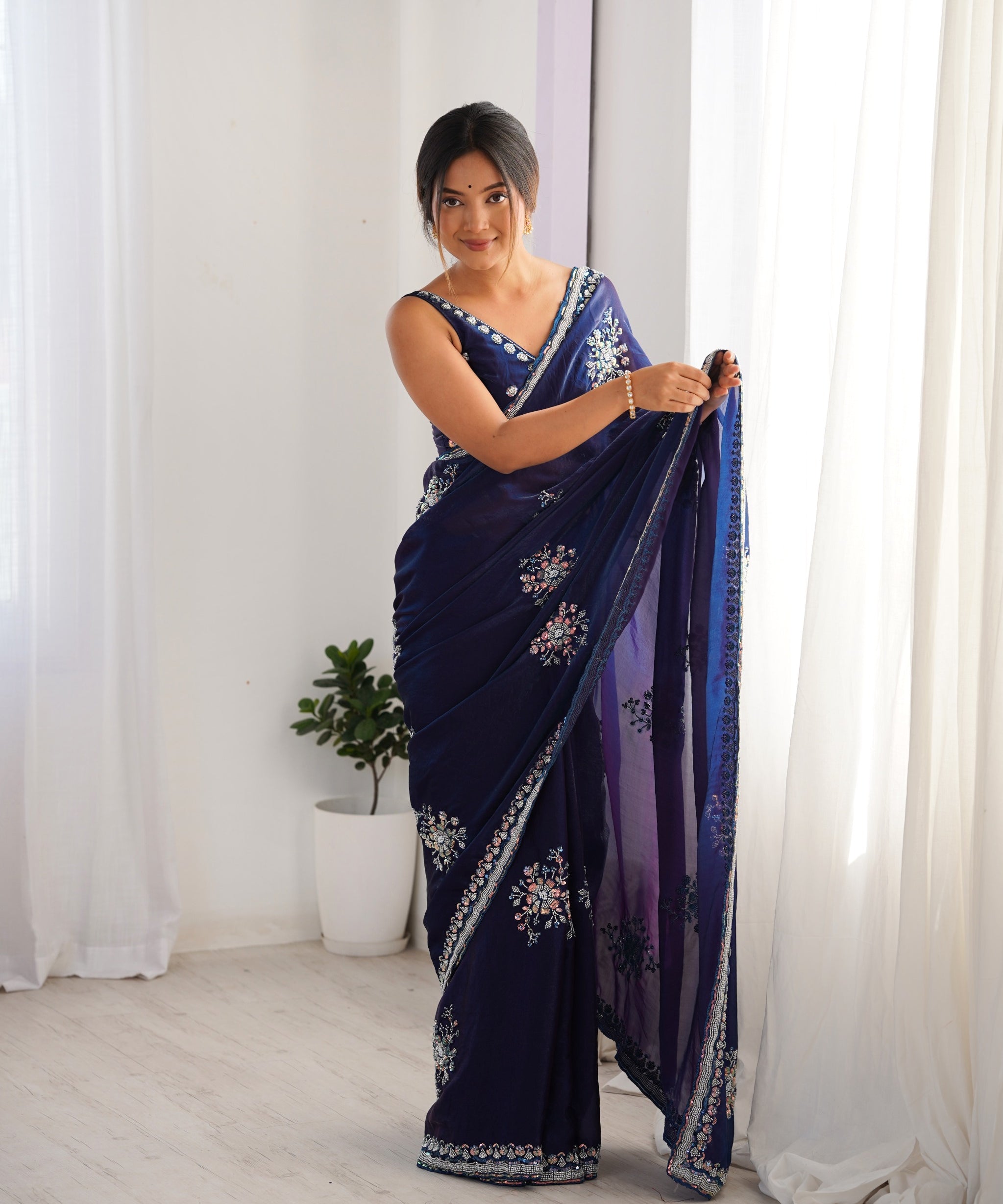 Glamorous Space Silk Saree