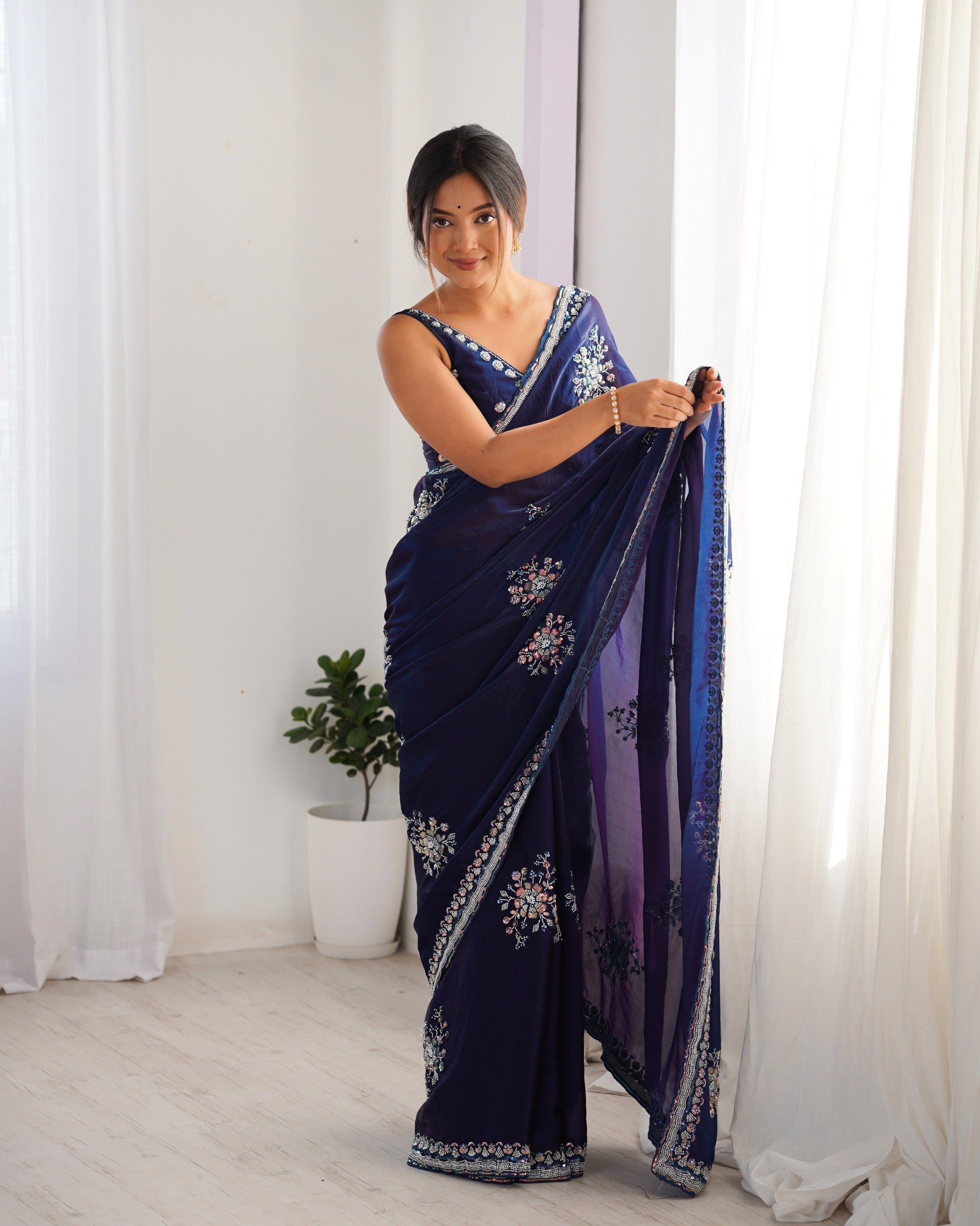 Glamorous Space Silk Saree