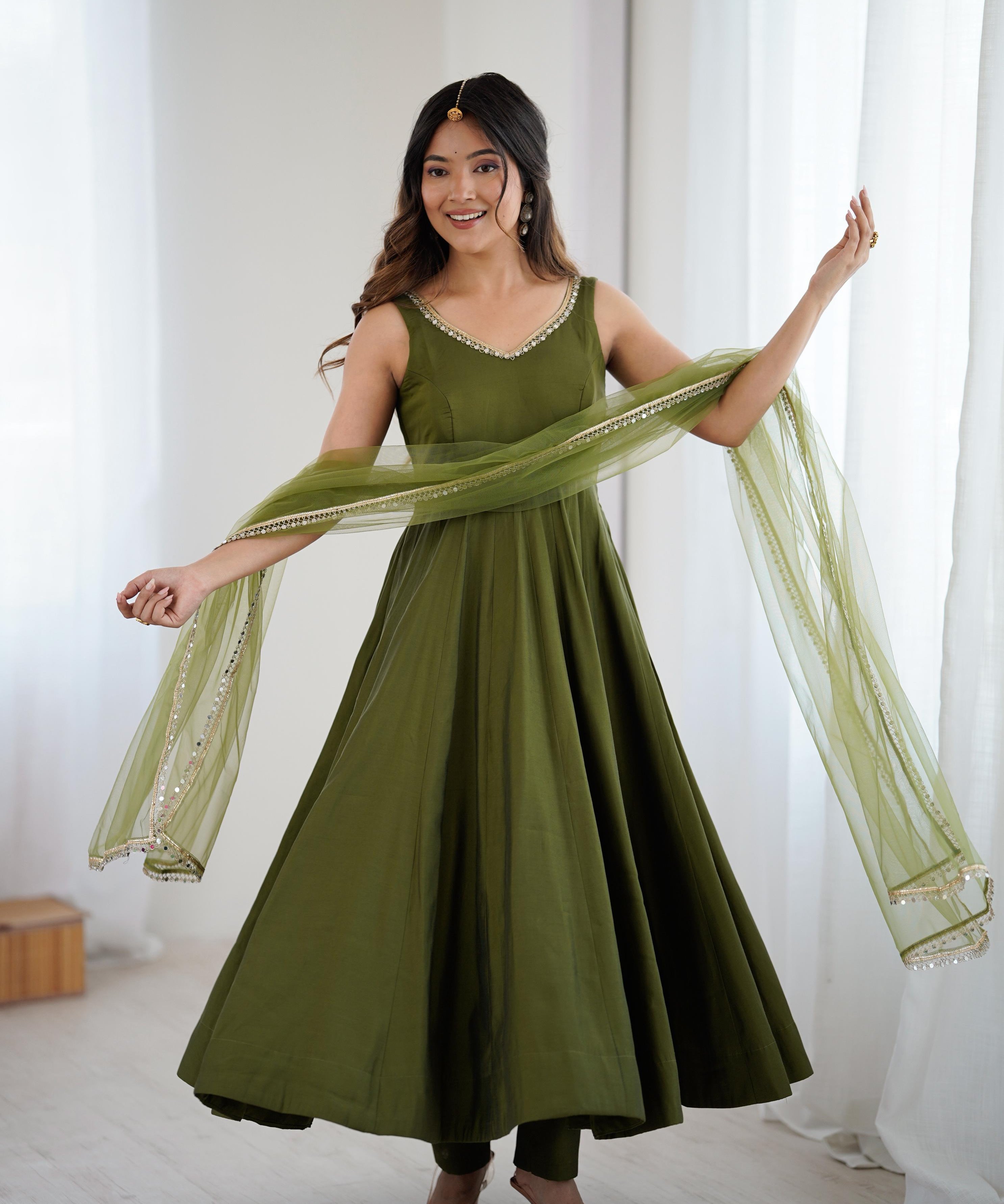 Stylish Exclusive Roman Silk Gown
