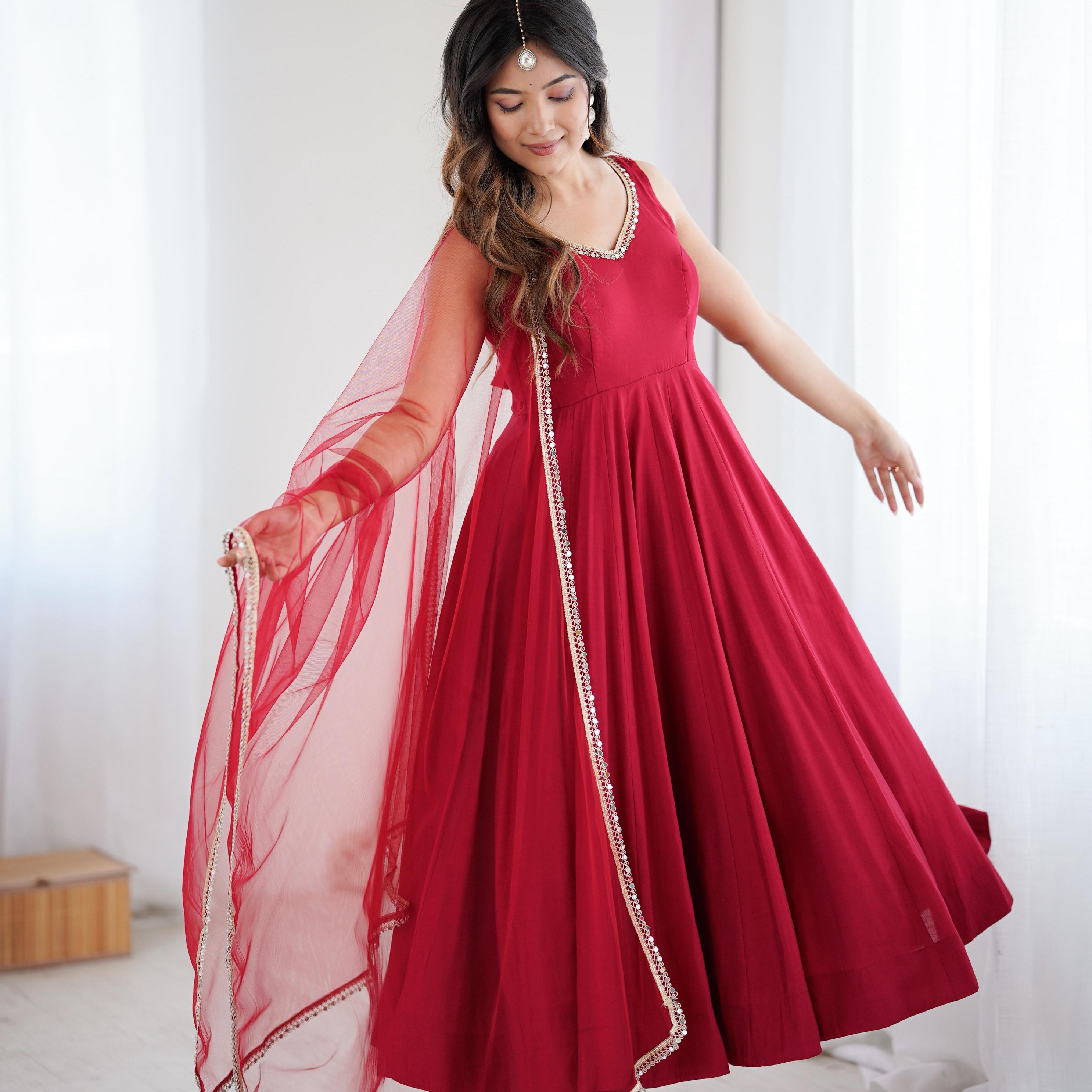 Stylish Exclusive Roman Silk Gown
