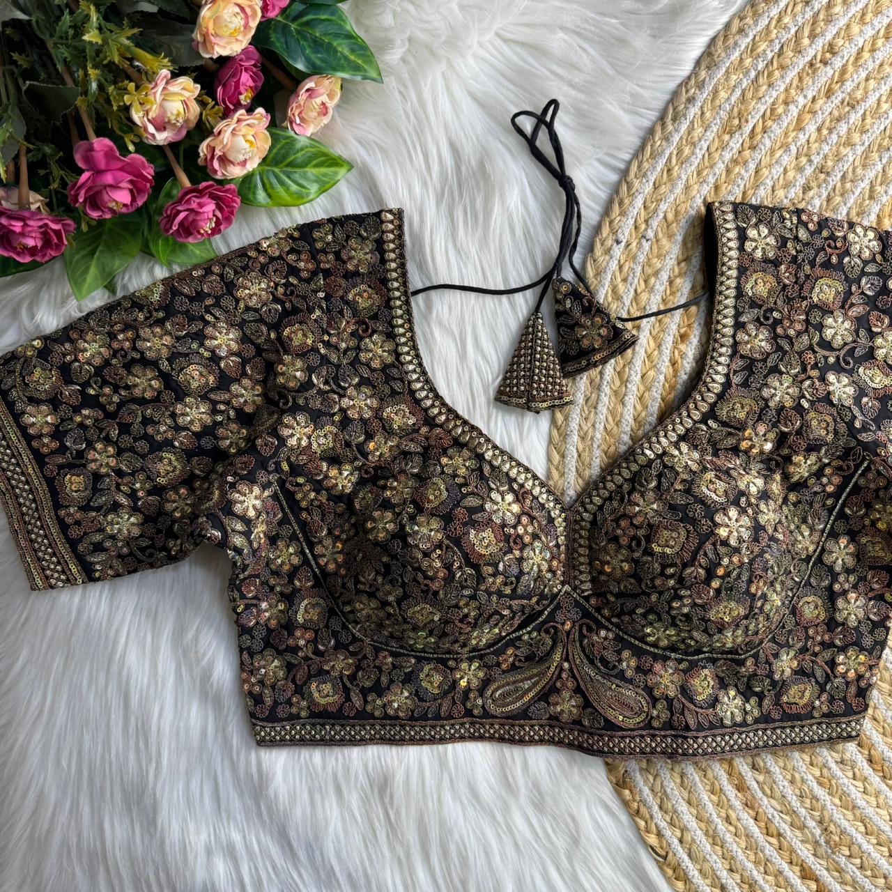 Beautiful Embroidered Saree Blouse