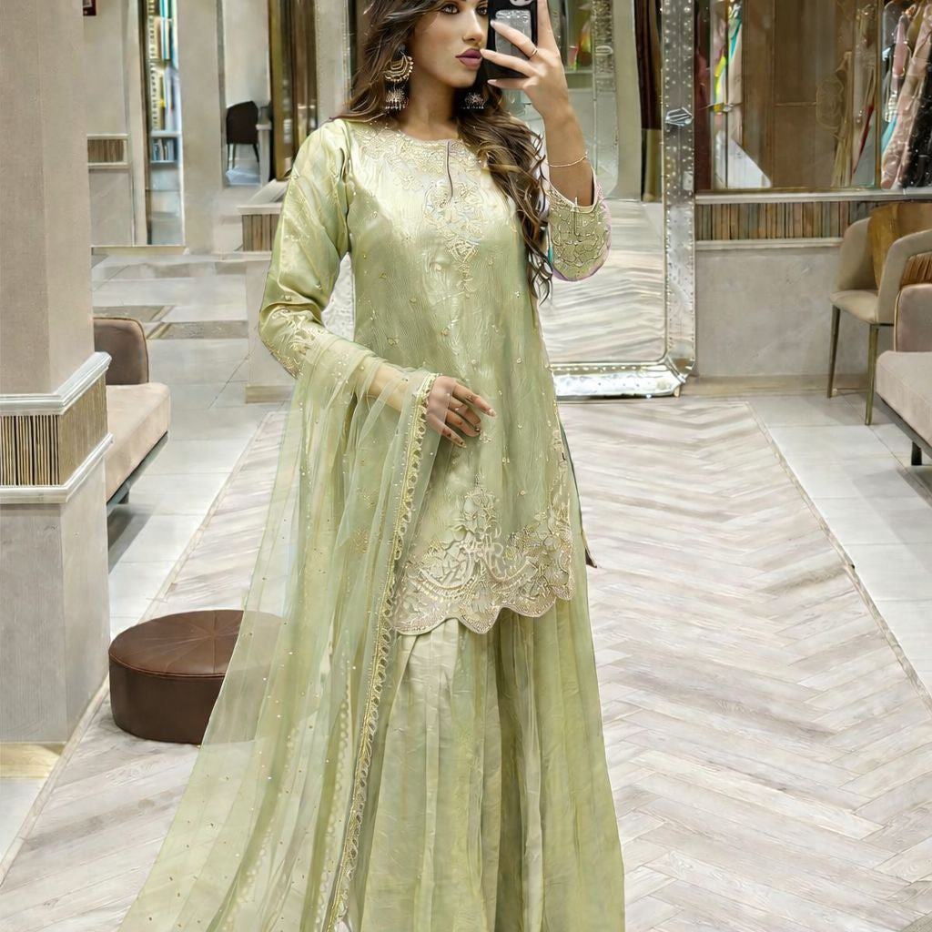 Lavish Fandy Silk Fancy Suit