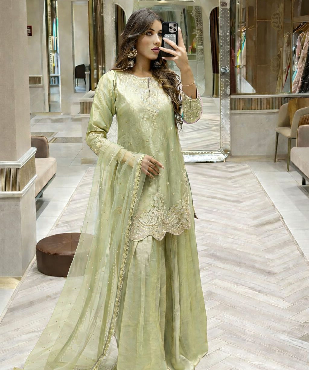 Lavish Fandy Silk Fancy Suit