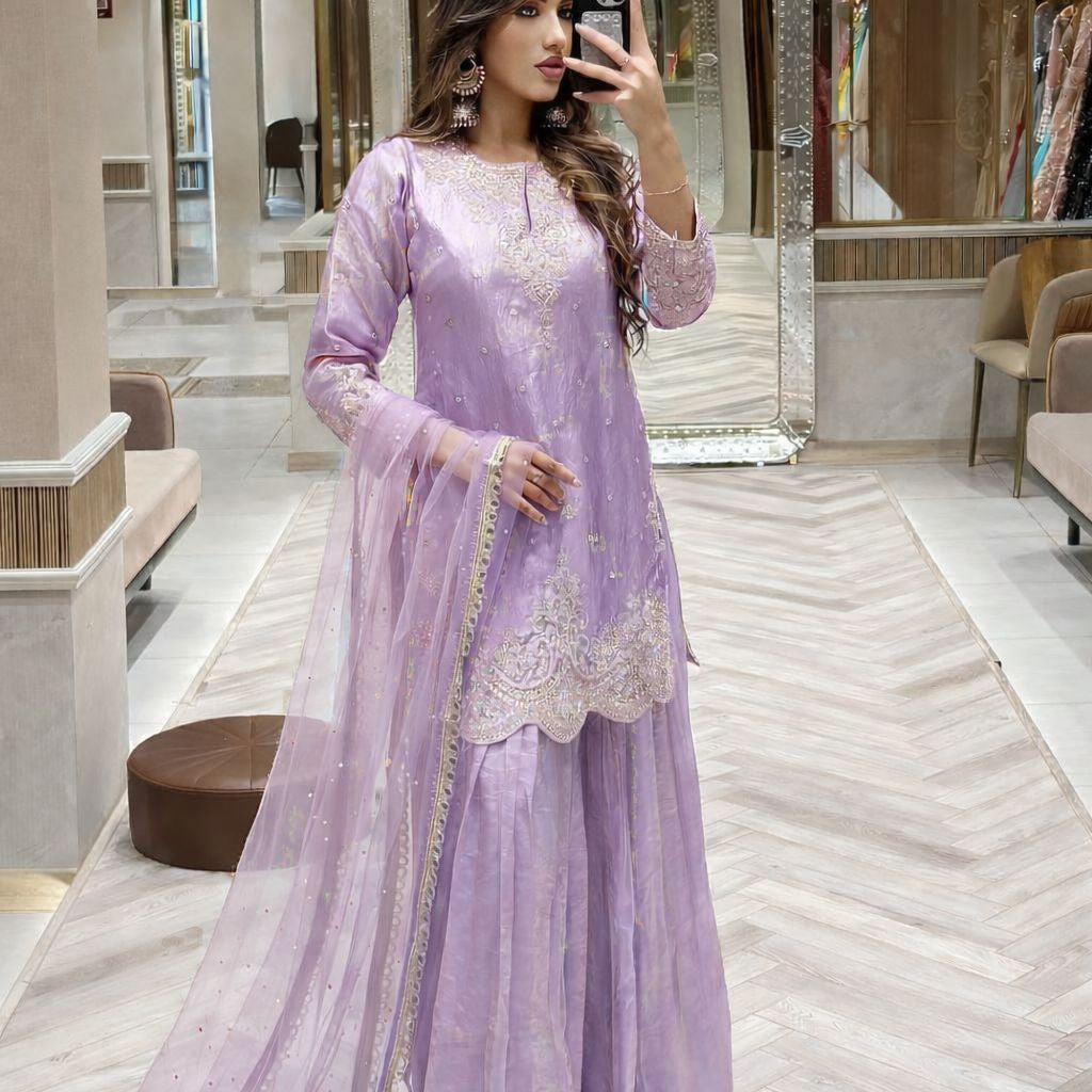 Lavish Fandy Silk Fancy Suit