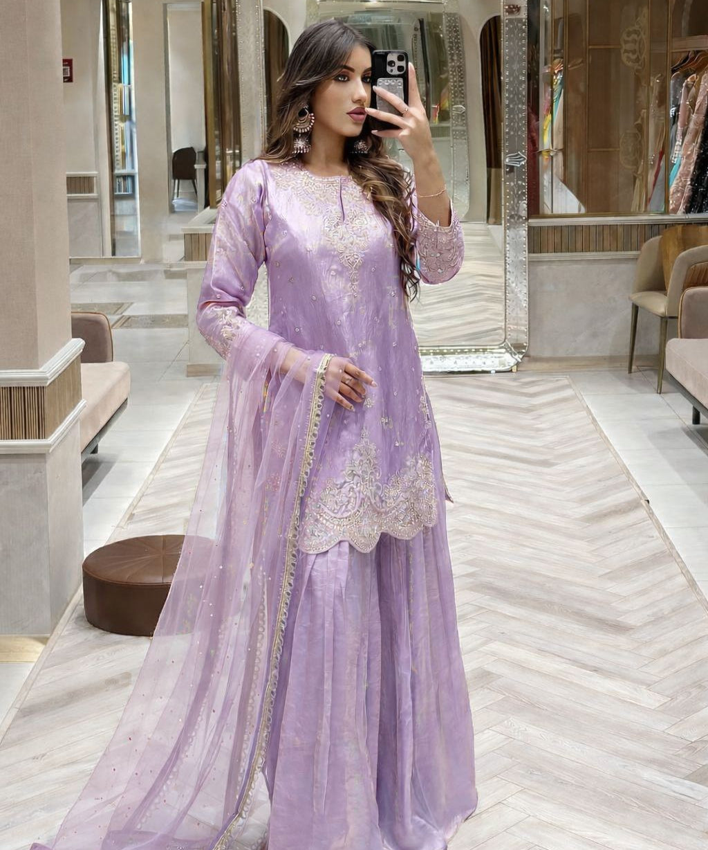 Lavish Fandy Silk Fancy Suit