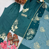 PartyLook Natural Crepe Suit