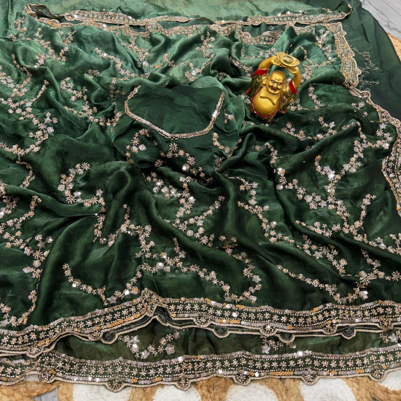 Shiny Beds Work Space Silk Saree