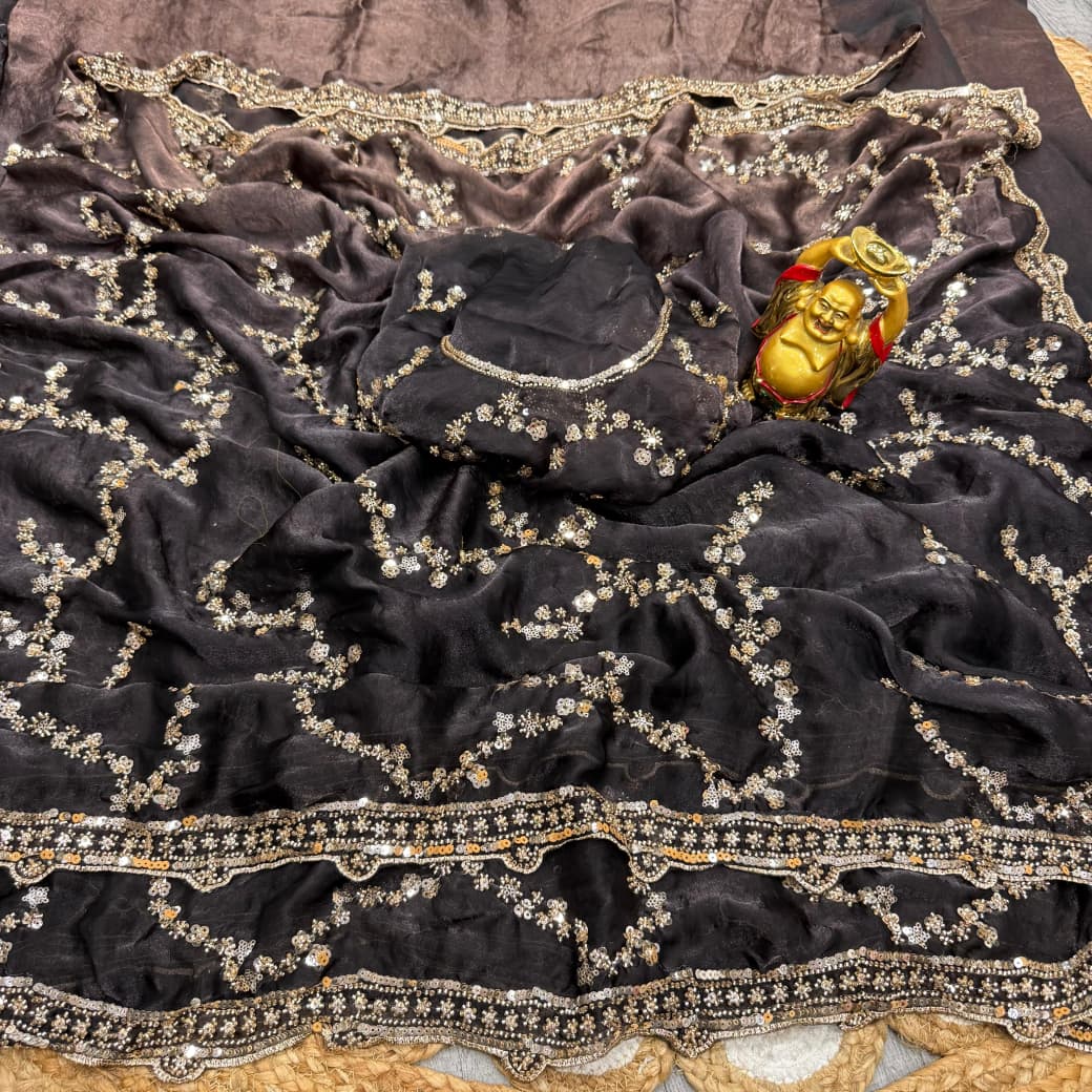 Shiny Beds Work Space Silk Saree