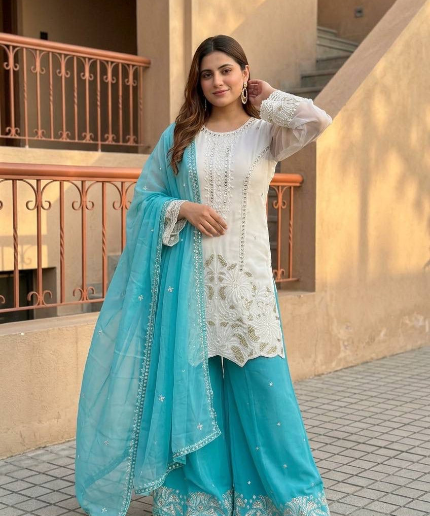 Beautiful Embroidered Pakistani Suit