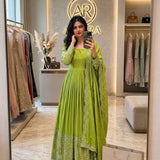 Launching New Design Trending Cinon Silk Gwon