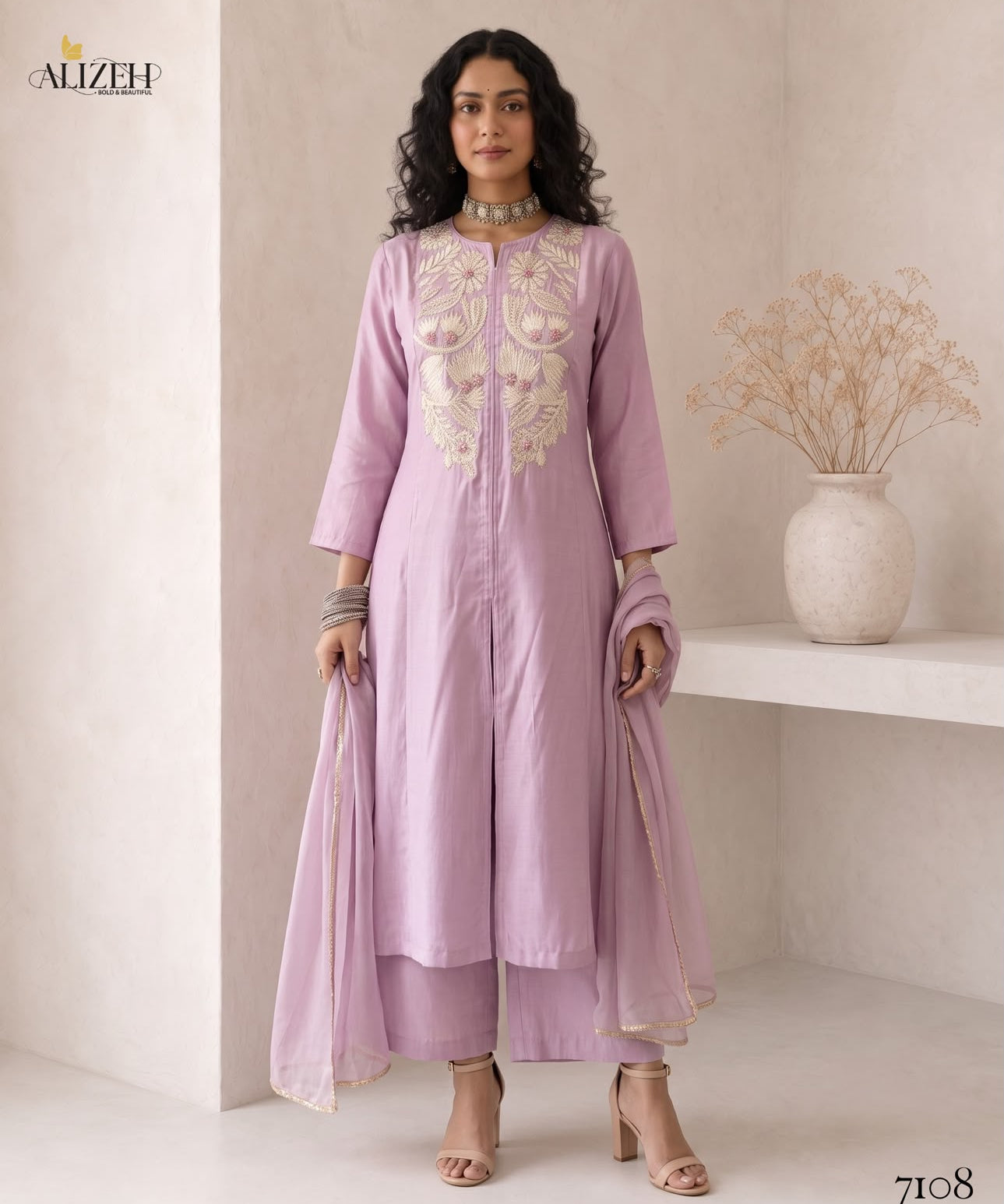 Elegance Roman Silk Suit