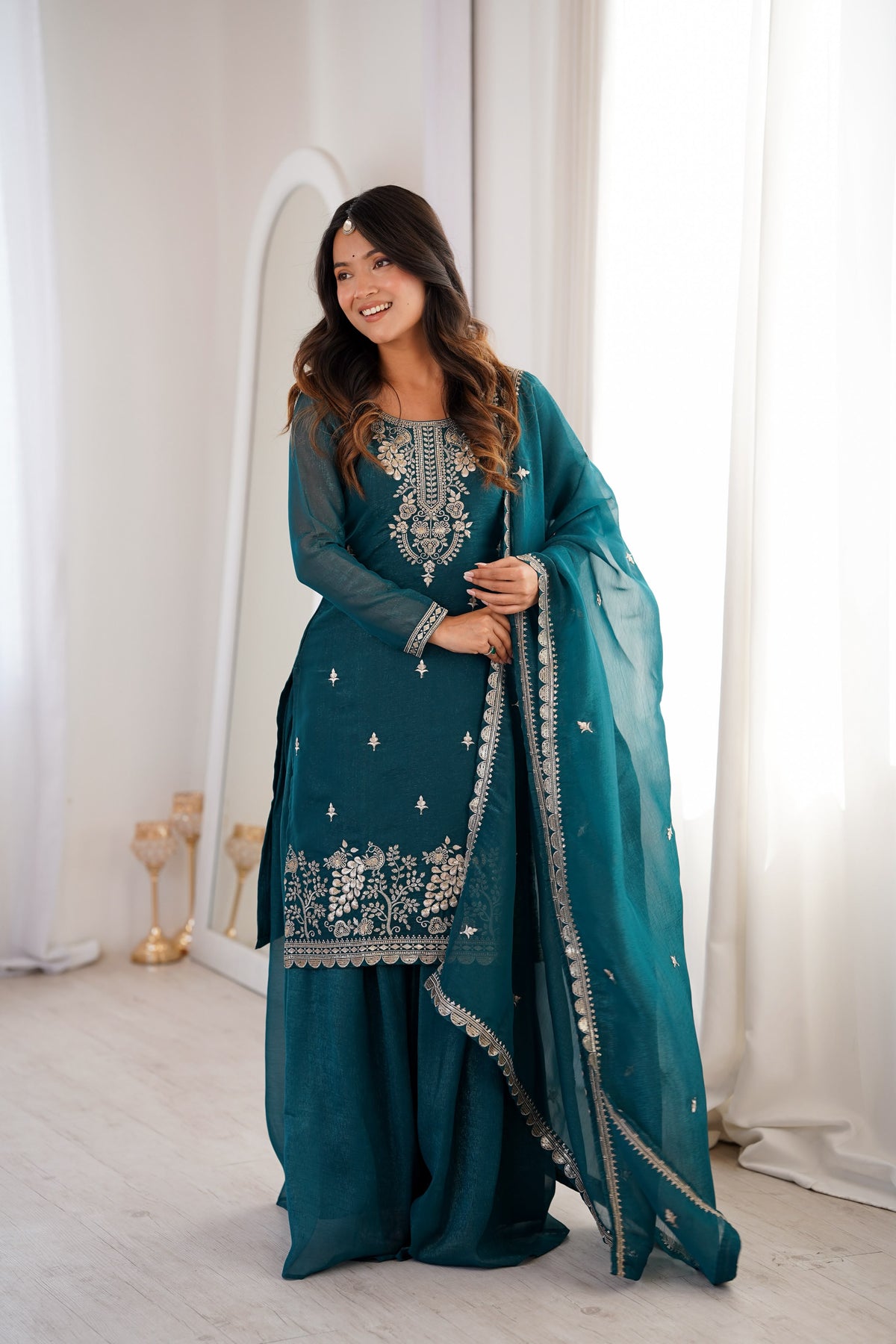 Fresh Look Crunchy Silk Straight Suit
