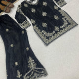 Attractive Partylook Silk Suit