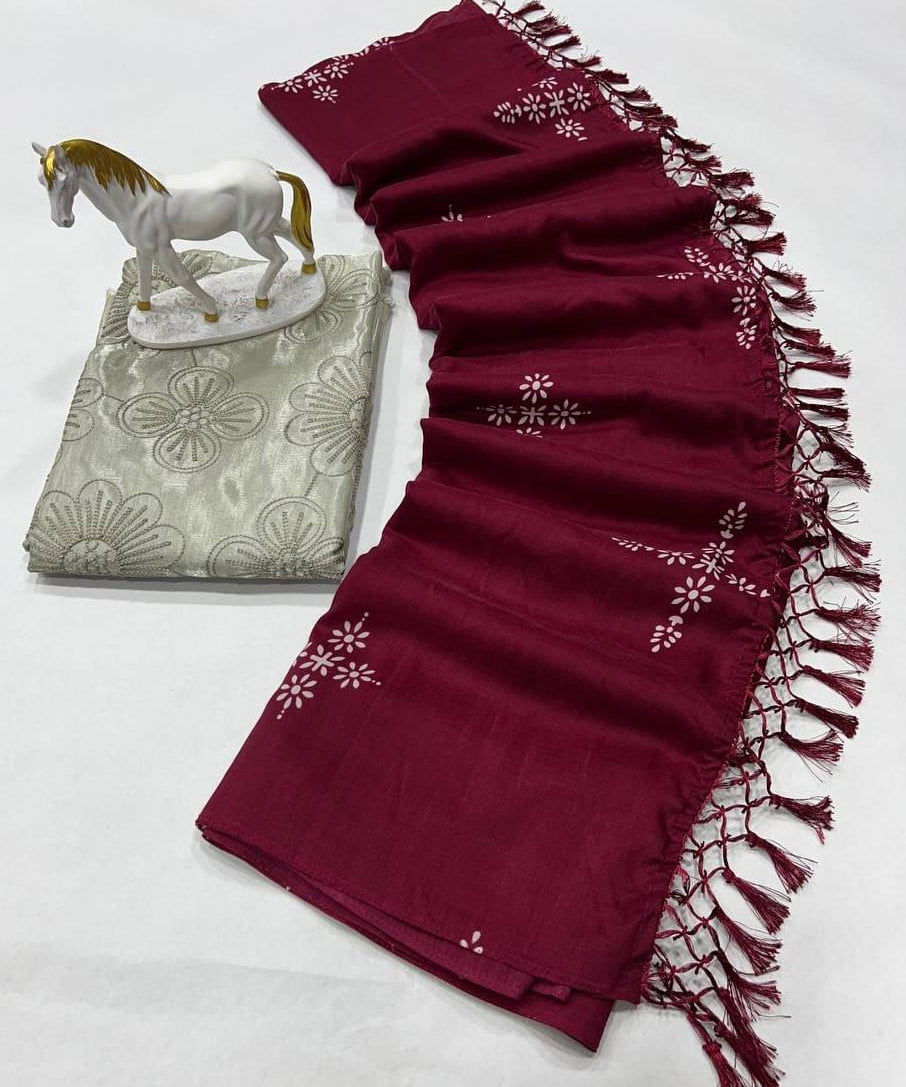 Presenting Muslin Cotton Silk Saree