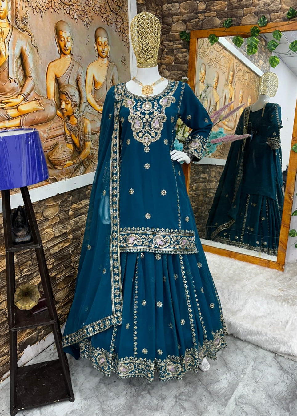 DESIGNER PARTY WEAR LOOK  TOP AND LAHENGHA